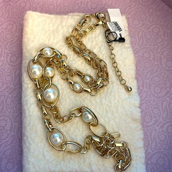 White House Black Market Jewelry - White House Black market Pearl chain necklace